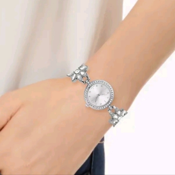 NIB Charter Club Silver-Tone Crystal Flower Women Bracelet Quartz Watch 25 MM - Picture 2 of 6